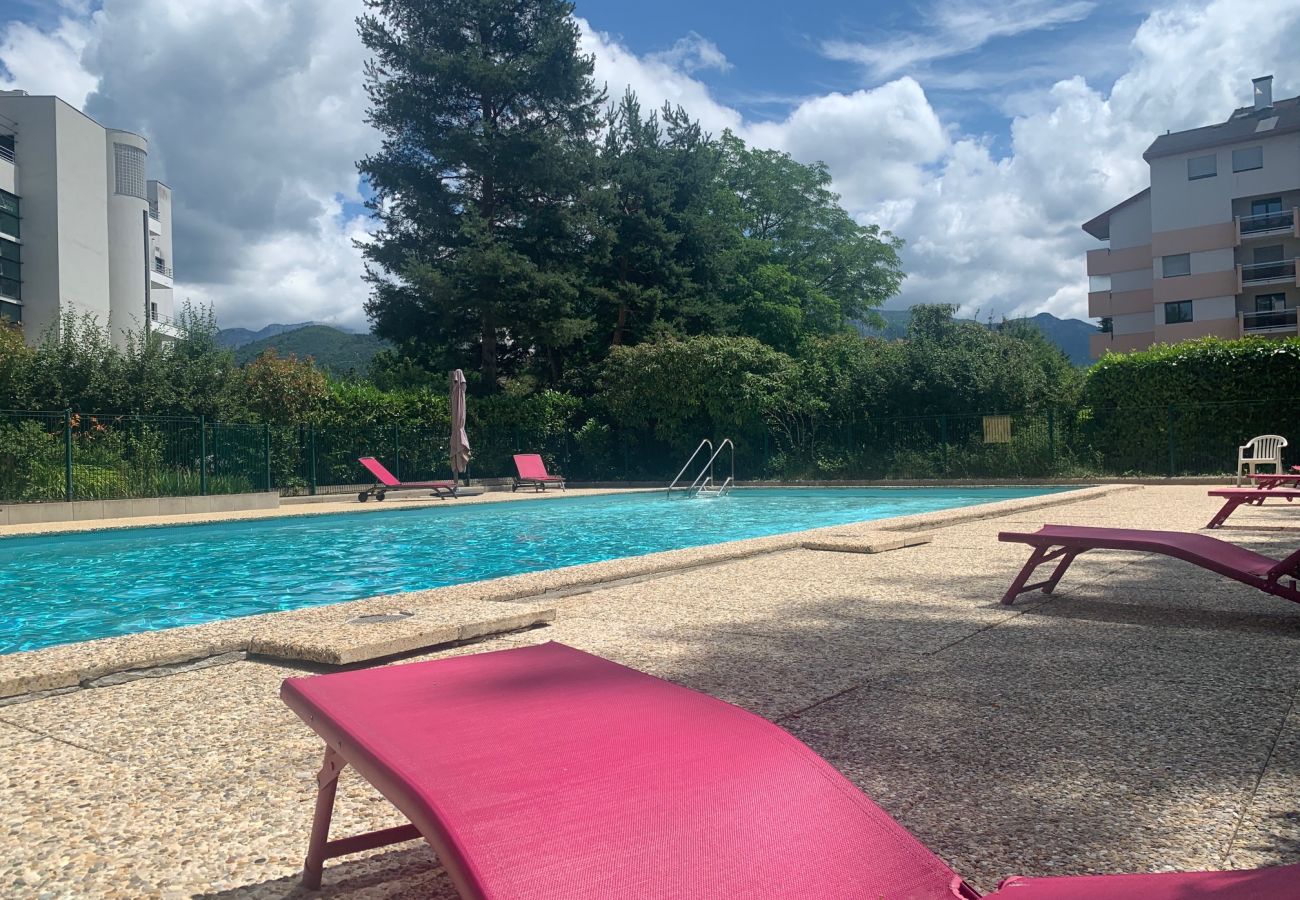 Apartment in Annecy - Mont Royal balcon et piscine