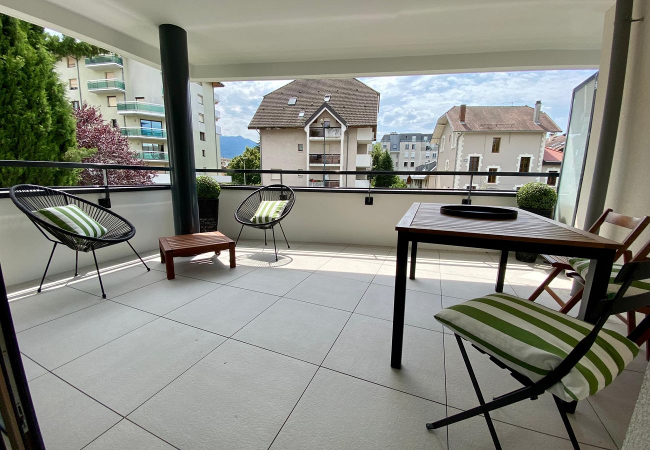 Apartment in Annecy - Casa Romi 300 m du Lac parking