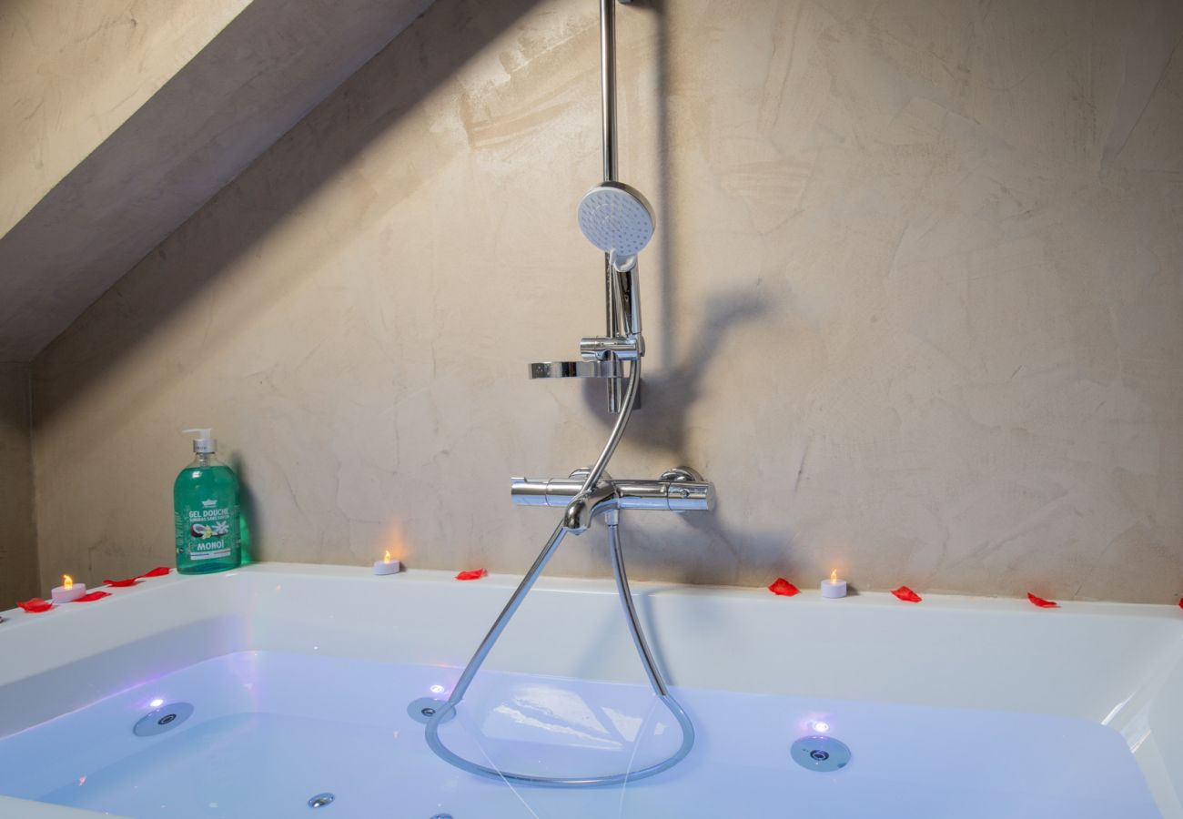 Apartment in Annecy - Cloud romantique jacuzzi